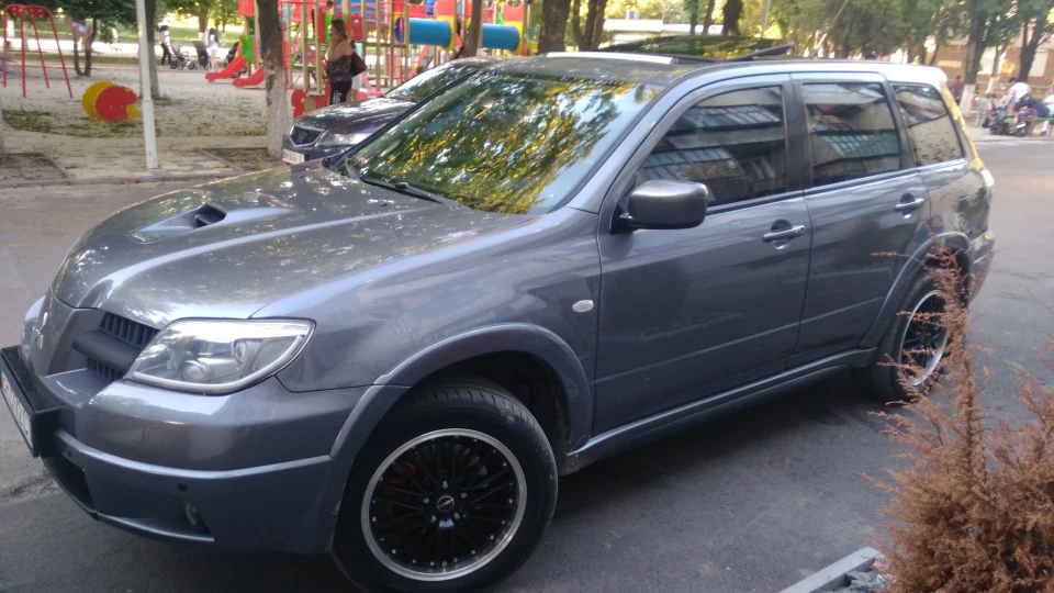 Mitsubishi Outlander 2.0 Turbo 🇺🇦 3