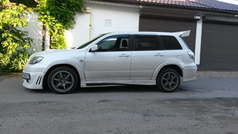 Mitsubishi Outlander 2.0 turbo 2