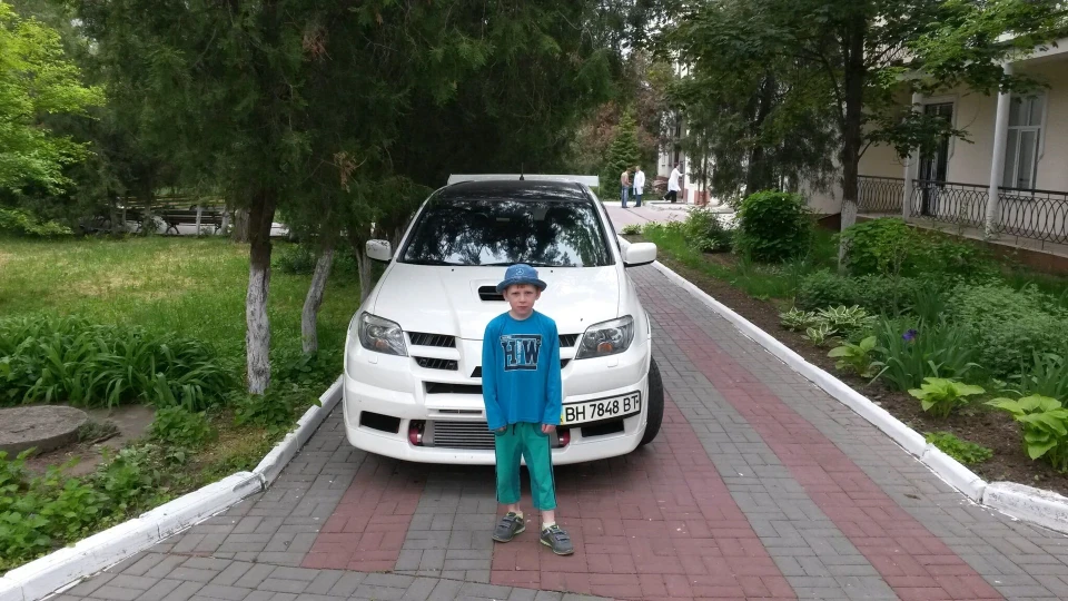 Mitsubishi Outlander 2.0 turbo 3