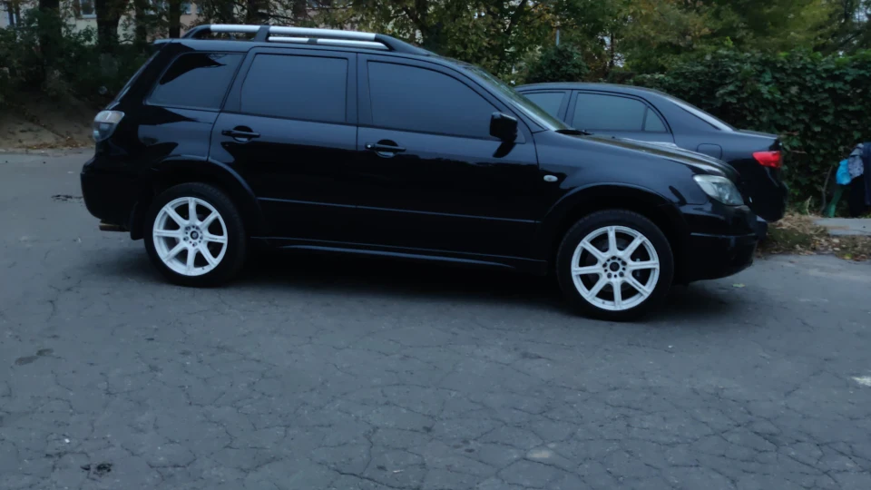 Mitsubishi Outlander 2.0 Turbo 3