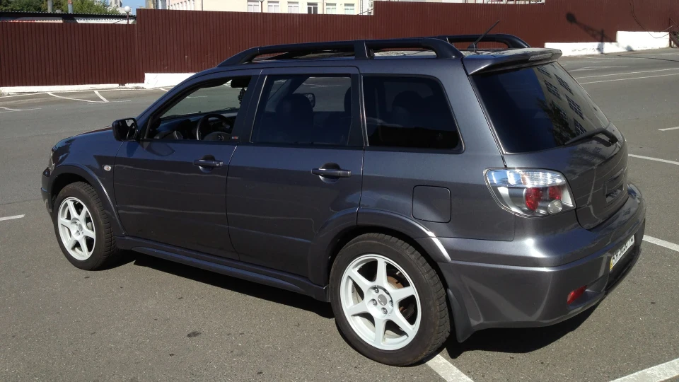Mitsubishi Outlander 2.0 турбо 3