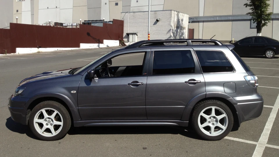Mitsubishi Outlander 2.0 турбо 4