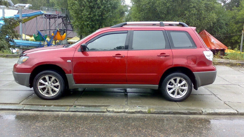 Mitsubishi Outlander 2.0 ★★★★★ 5