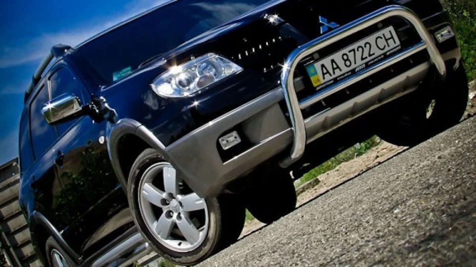 Mitsubishi Outlander 2.4 AT 4WD°®° 3