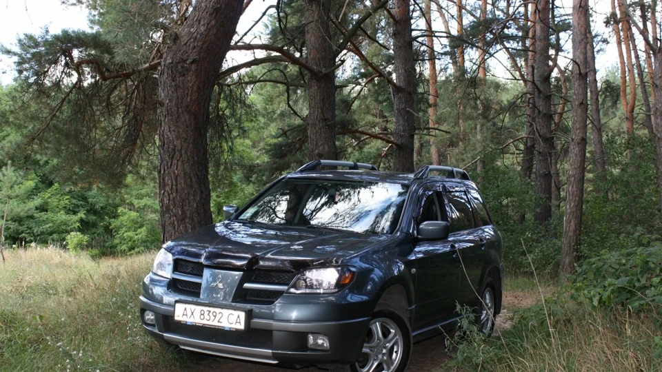 Mitsubishi Outlander 2.4 AT Акула 2
