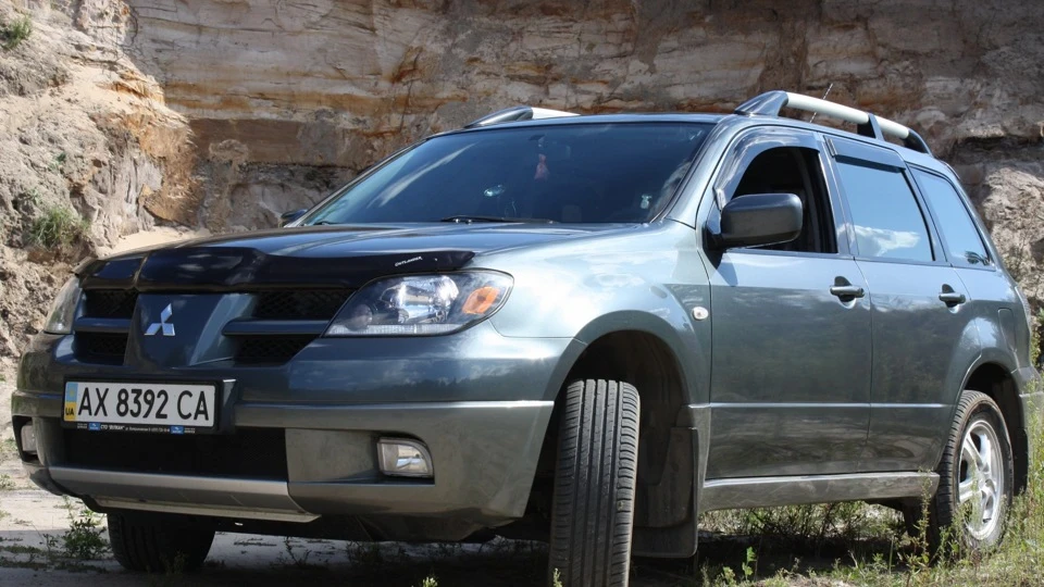 Mitsubishi Outlander 2.4 AT Акула 4