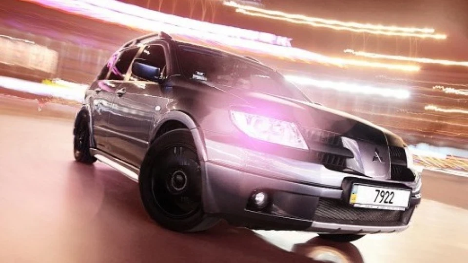 Mitsubishi Outlander 2.4 AT Black Matt 5