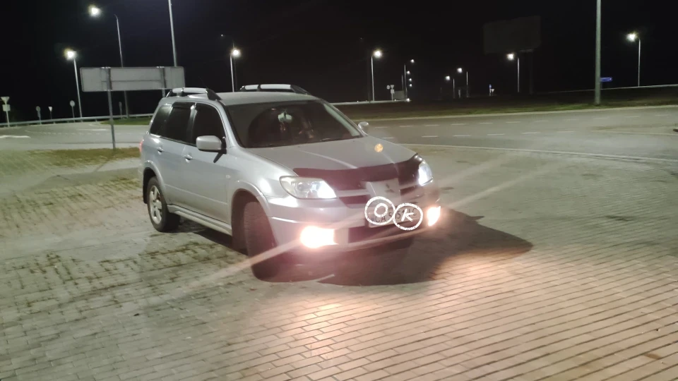 Mitsubishi Outlander 2.4 автомат сірий метал 2