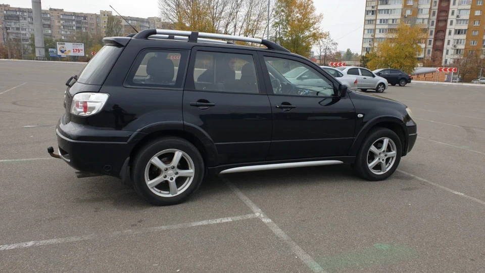 Mitsubishi Outlander 2.4 автомат 2