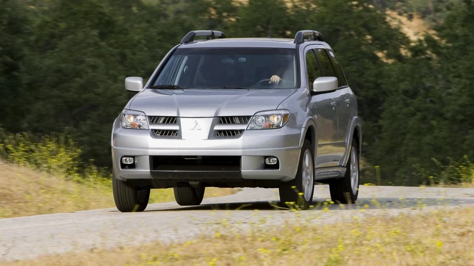 Mitsubishi Outlander 2,4 AWD 2