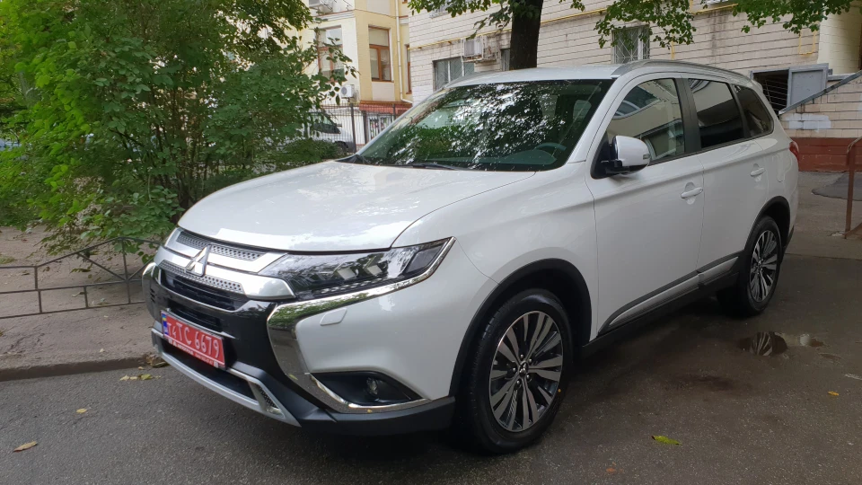 Mitsubishi Outlander 2.4 instyle