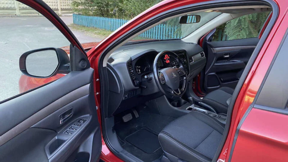 Mitsubishi Outlander 2,4 Червоний Самурай 3