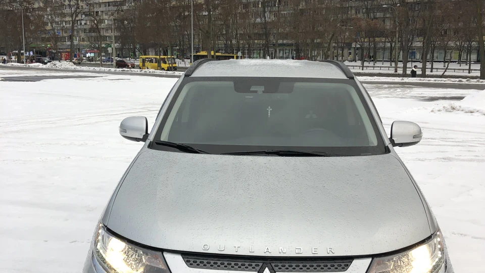 Mitsubishi Outlander 2,4 SE 2