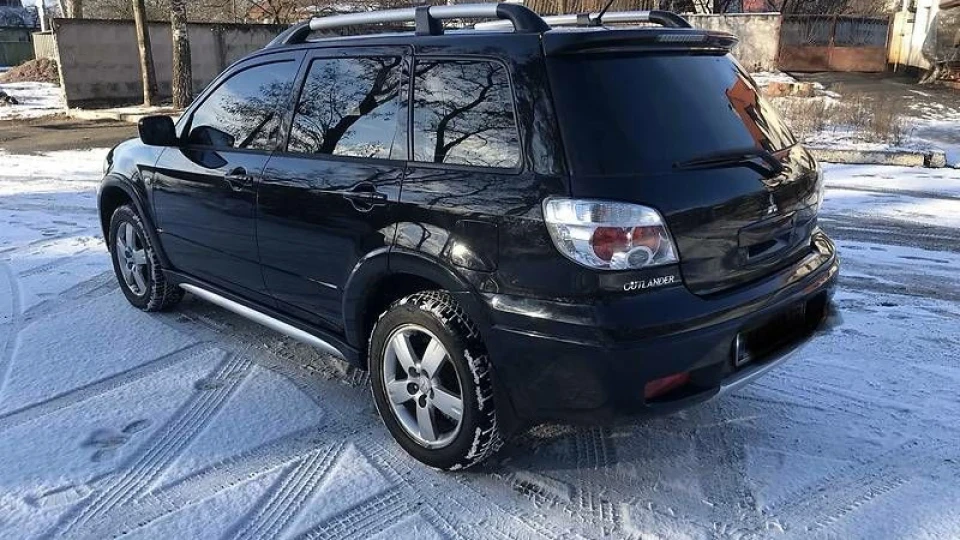 Mitsubishi Outlander 2.4 3
