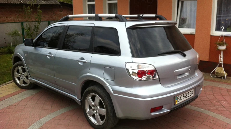 Mitsubishi Outlander 2.4 5