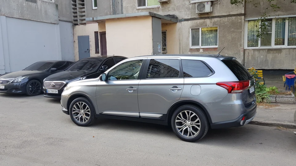 Mitsubishi Outlander 2,4 2