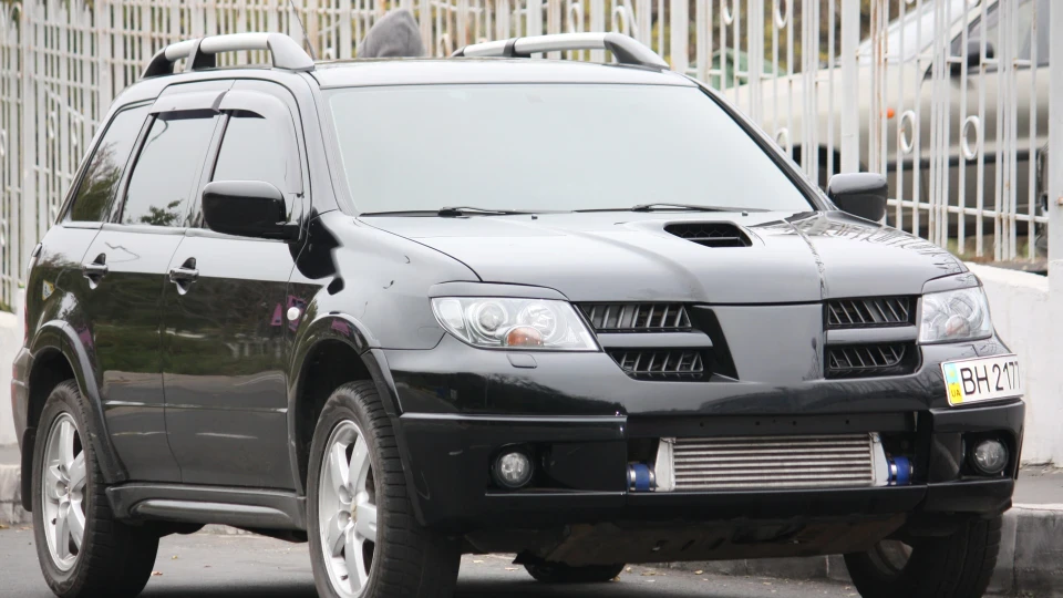 Mitsubishi Outlander 400+ 2