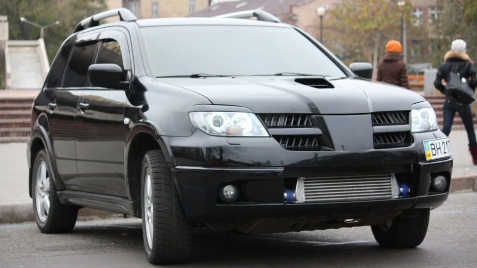 Mitsubishi Outlander 400+ 3