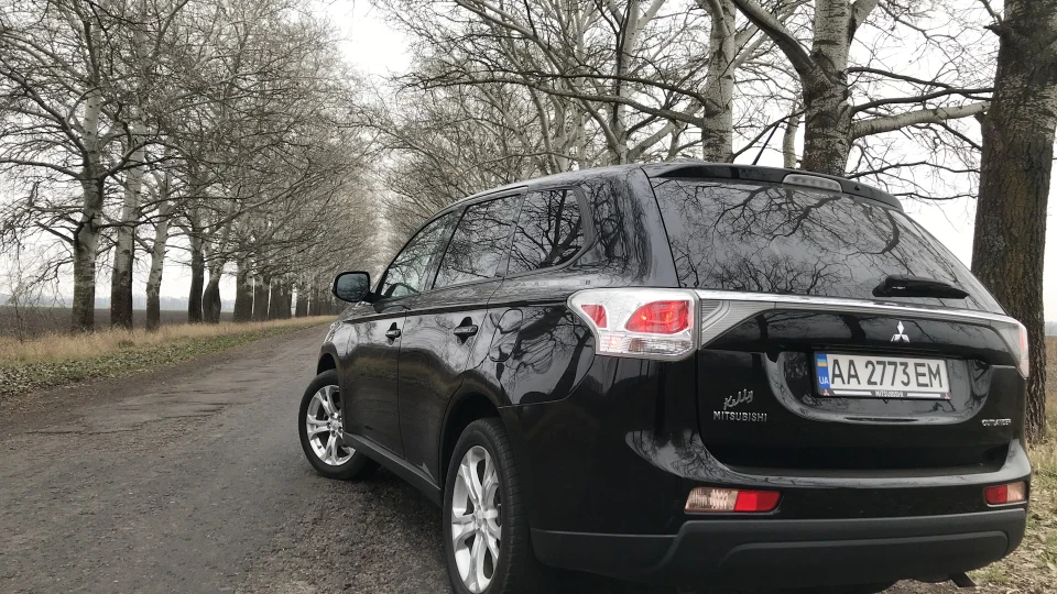 Mitsubishi Outlander 4J12 2