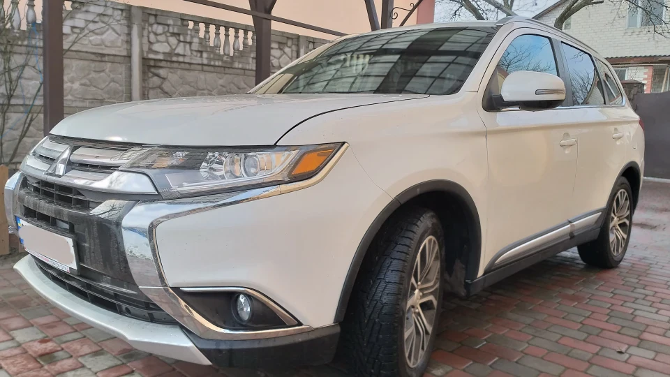 Mitsubishi Outlander американський японець 3