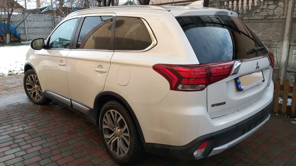 Mitsubishi Outlander американський японець 5