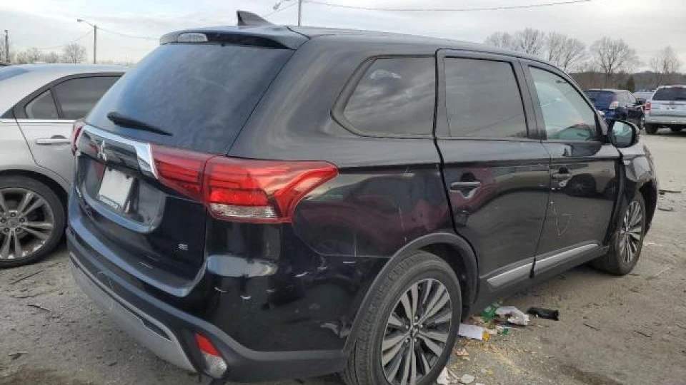 Mitsubishi Outlander Black Arrow 2