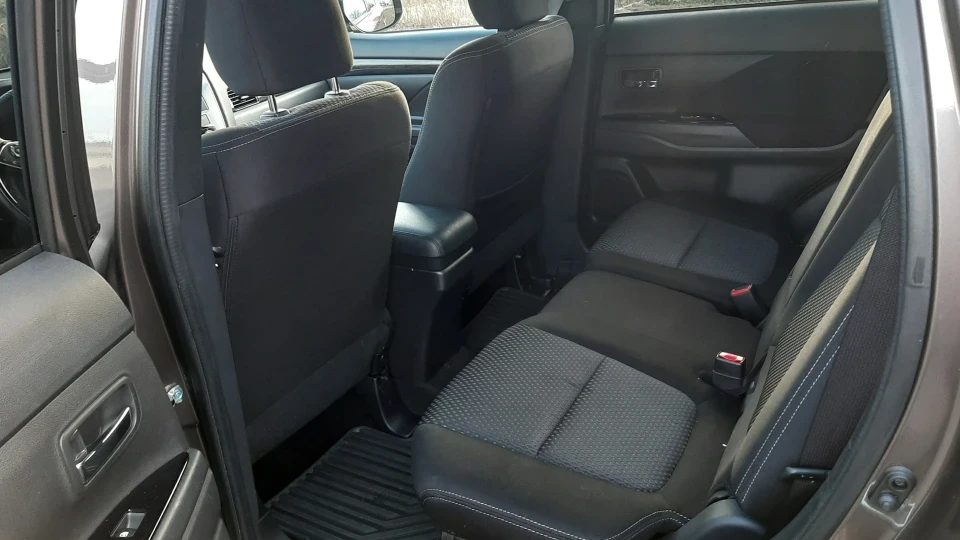 Mitsubishi Outlander Black Edition 5