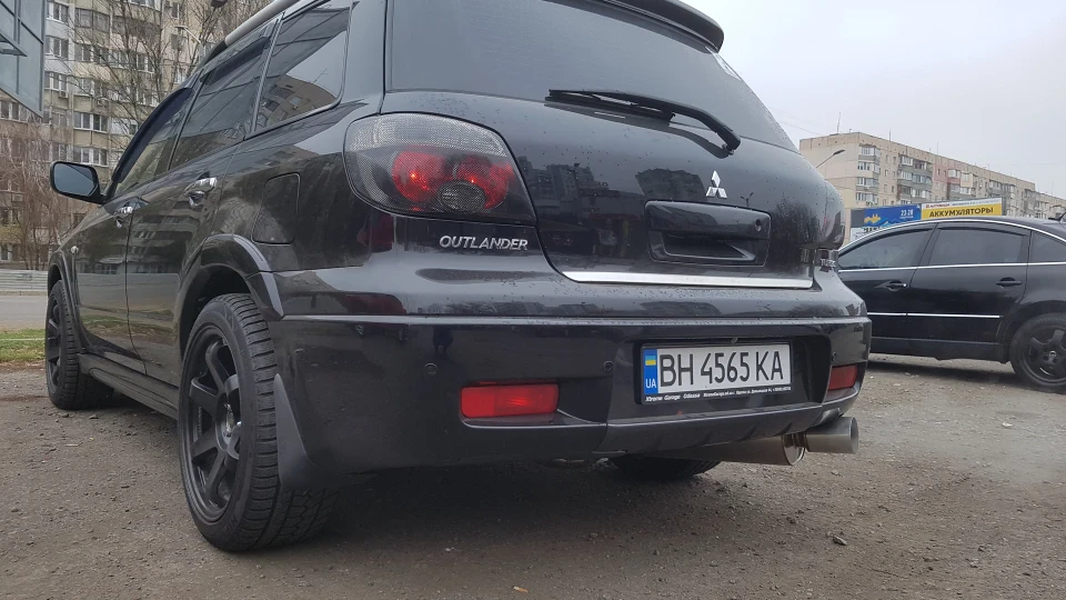 Mitsubishi Outlander Black Rage 2