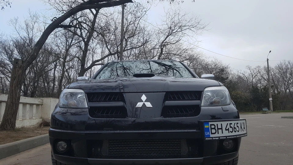 Mitsubishi Outlander Black Rage 3