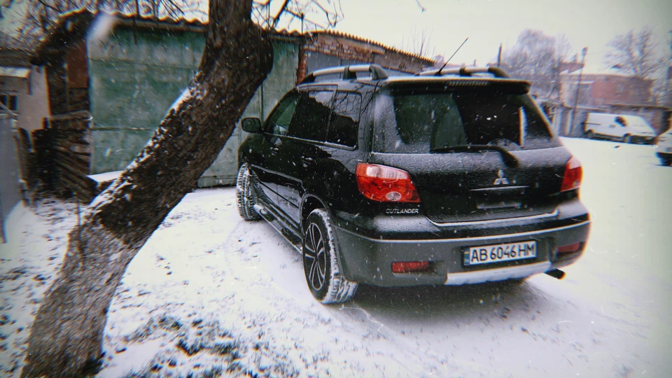 Mitsubishi Outlander black wolf 2