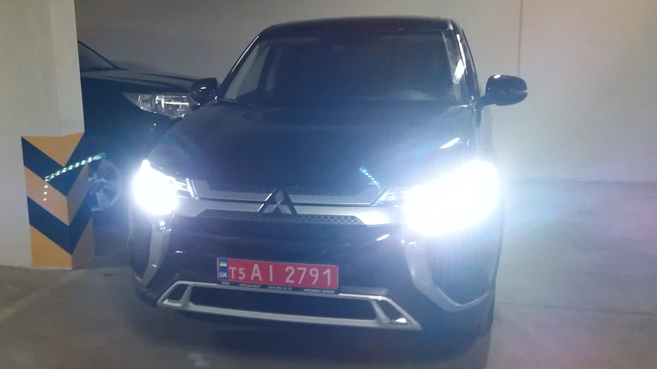 Mitsubishi Outlander BlackInform 3