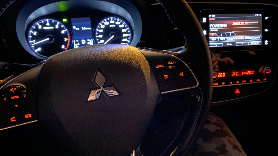 Mitsubishi Outlander BlackInform 5