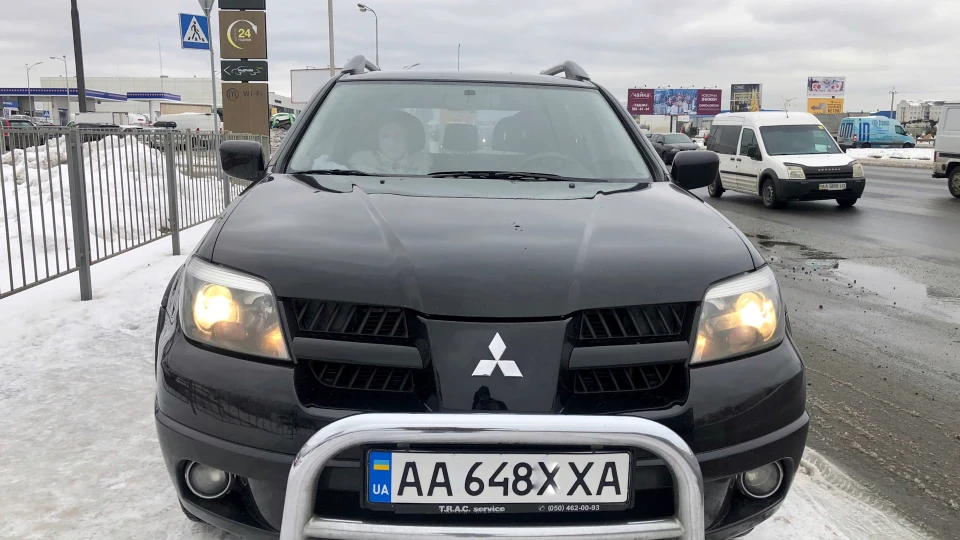 Mitsubishi Outlander Чорна Бандитка 🇺🇦 2