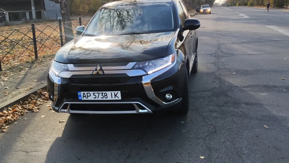 Mitsubishi Outlander Чорна стріла 2