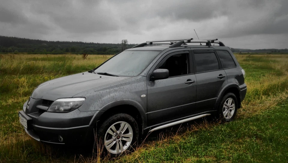 Mitsubishi Outlander чужинець