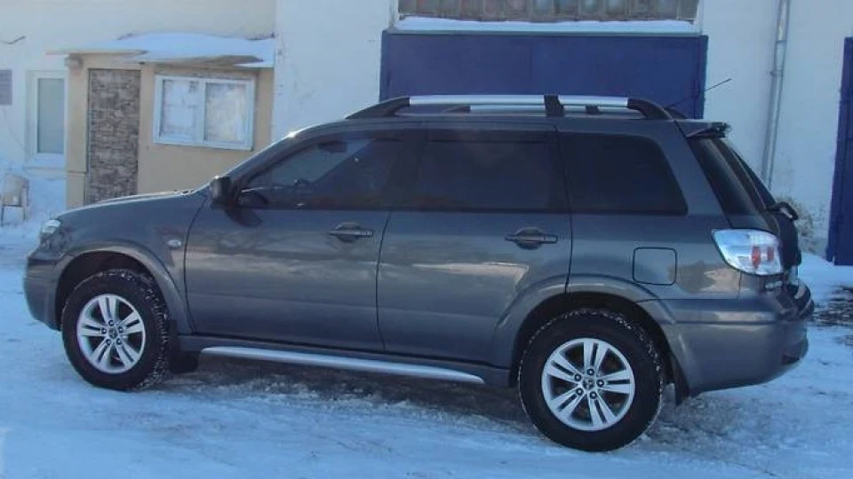 Mitsubishi Outlander чужинець 4