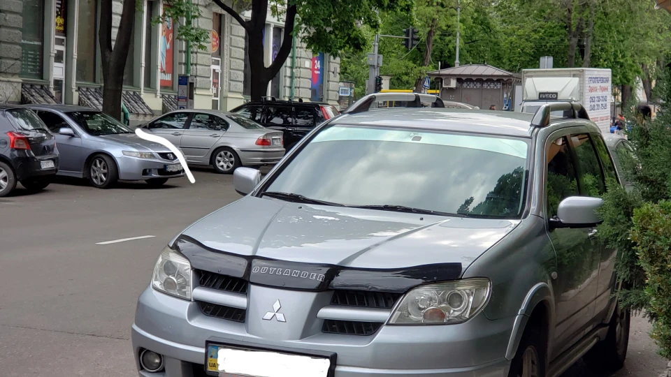 Mitsubishi Outlander DEVOURER 2