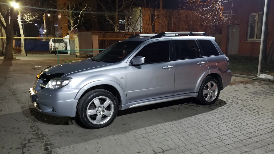 Mitsubishi Outlander DEVOURER 4
