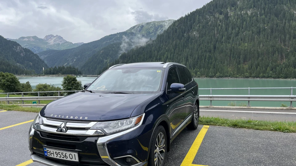 Mitsubishi Outlander GT V6 2