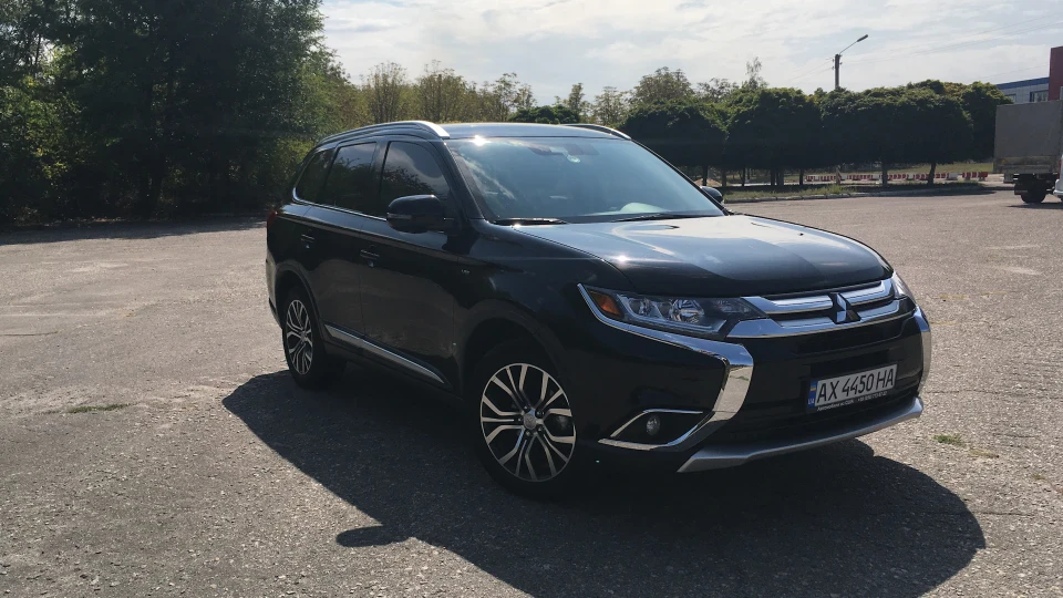Mitsubishi Outlander GT 2