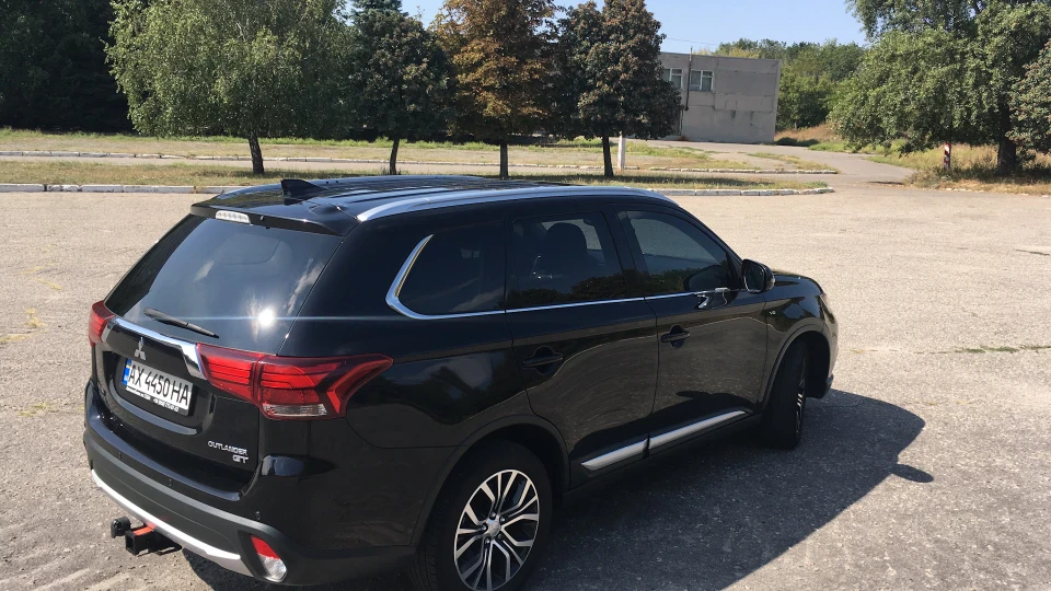 Mitsubishi Outlander GT 3
