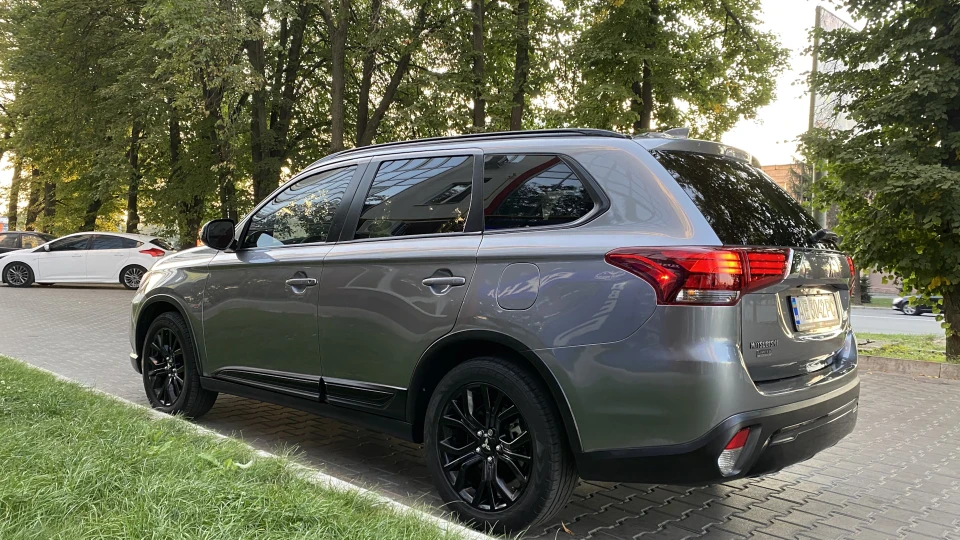 Mitsubishi Outlander Limited Edition 3