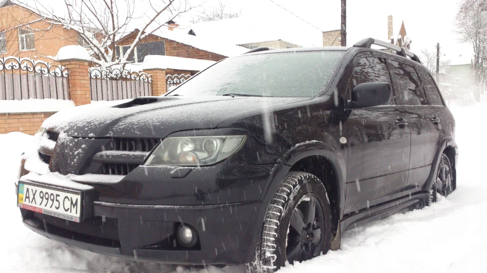 Mitsubishi Outlander Mad Black Turbo 2