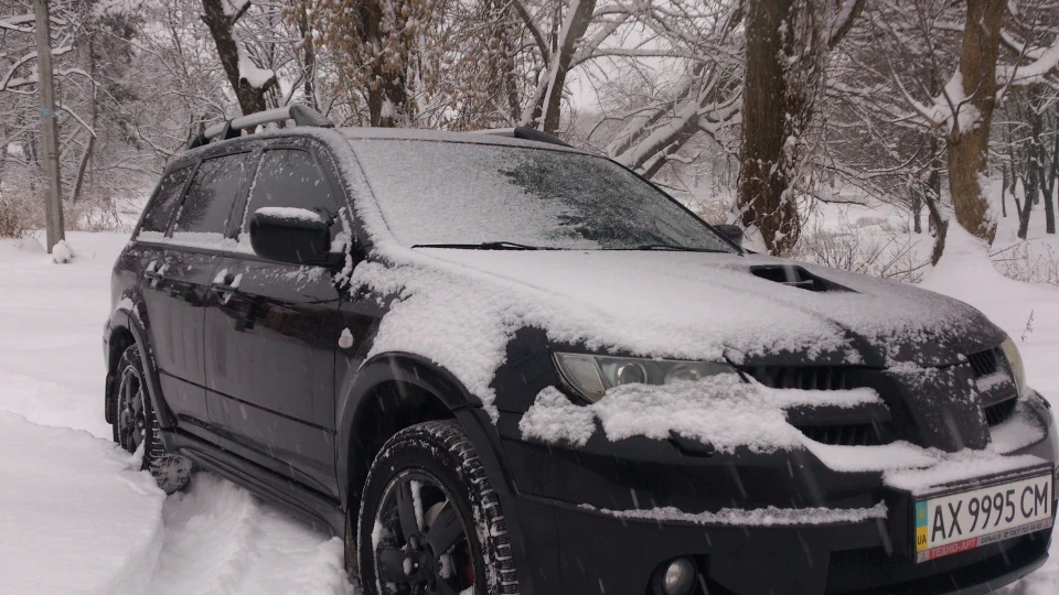 Mitsubishi Outlander Mad Black Turbo 3