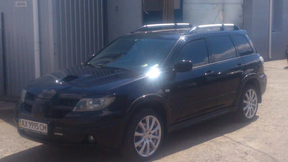 Mitsubishi Outlander Mad Black Turbo 4