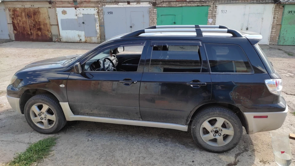 Mitsubishi Outlander meow 2