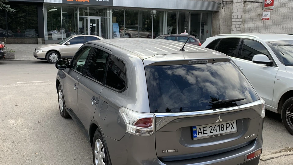 Mitsubishi Outlander Металік