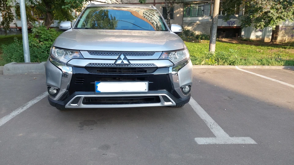 Mitsubishi Outlander Молодший) 4