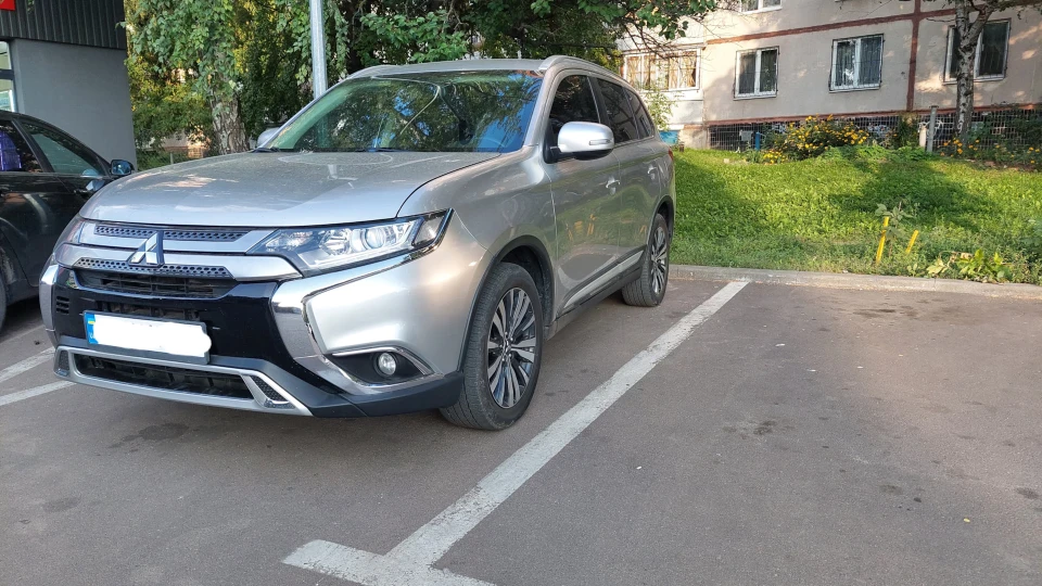 Mitsubishi Outlander Молодший) 5