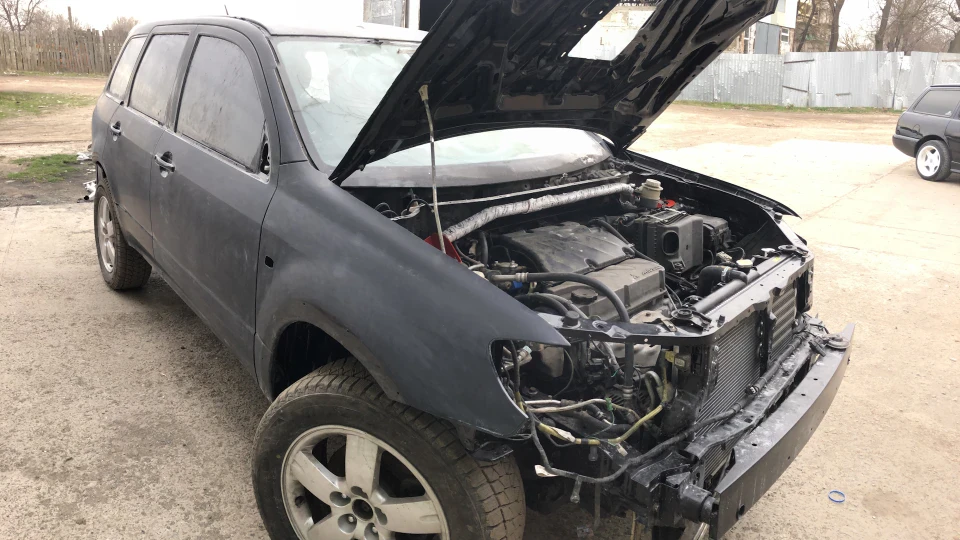 Mitsubishi Outlander Під відновлення